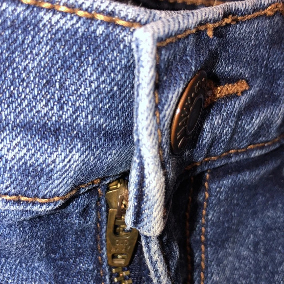 Old Navy size 2 boyfriend cuffed denim shorts - Picture 3 of 8